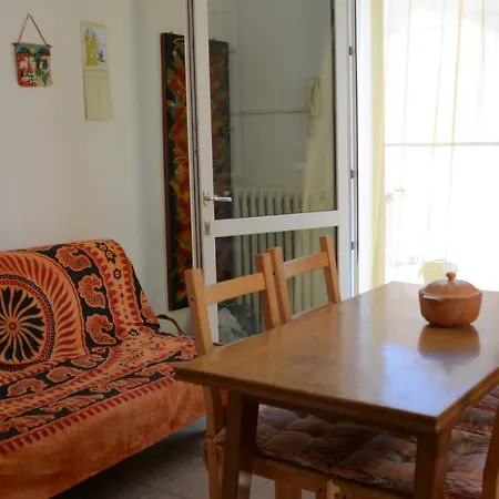 Chez Lafayette Apartments Апартаменты *